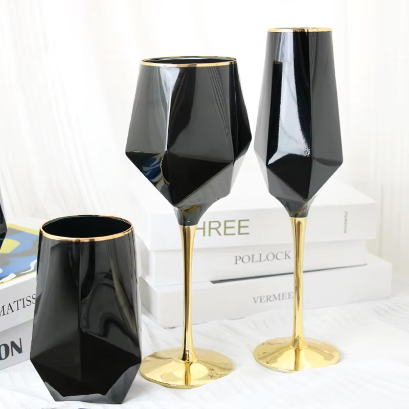 Verre à vin en cristal noir pu - Wine In Beer Glass avis et prix